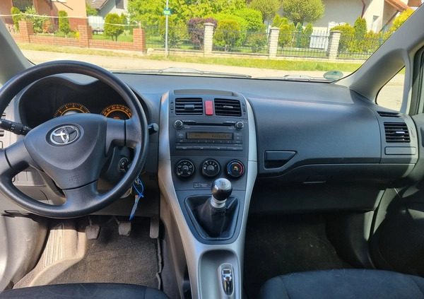 Toyota Auris cena 17999 przebieg: 169000, rok produkcji 2009 z Międzybórz małe 37